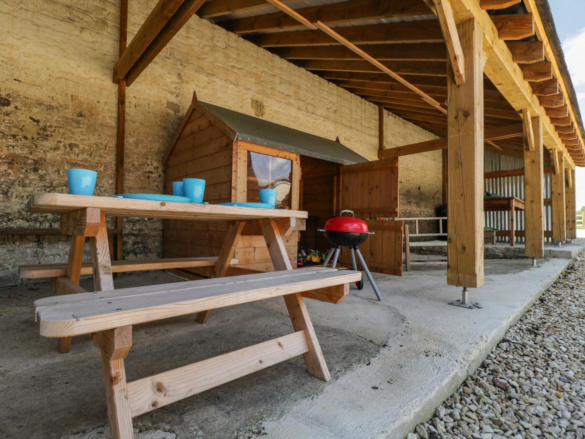 The Old Barn Villa Witney Buitenkant foto